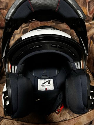 Casco de Moto Integral Negro y Blanco