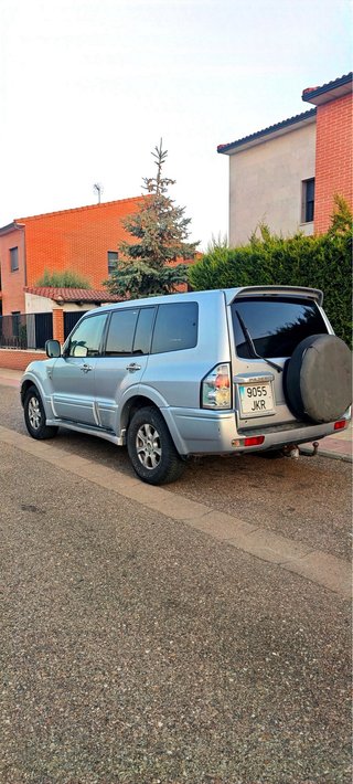 Mitsubishi Montero 2005
