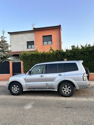 Mitsubishi Montero 2005