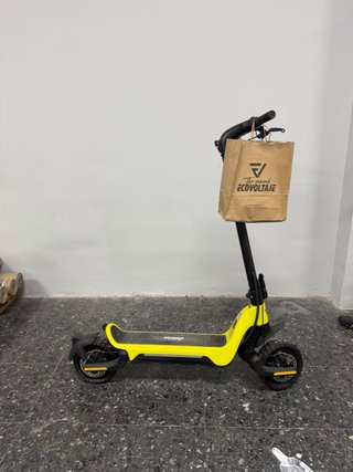 Patinete Eléctrico Ecovoltaje Amarillo