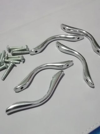 5 Pomos acerados para muebles con sus tornillos