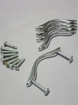5 Pomos acerados para muebles con sus tornillos