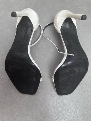 Sandalias mango blancas 36