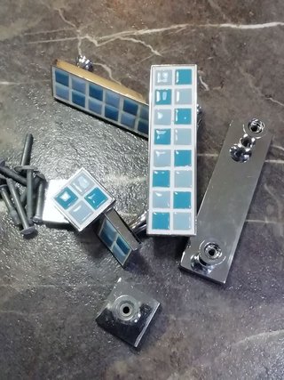 7 Pomos de acero en gamas de azules con tornillos