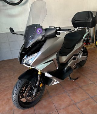 Honda Forza 750 con maletas - Andorra