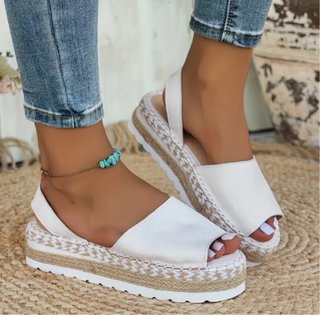 Sandalias blancas de plataforma de cuña preciosas
