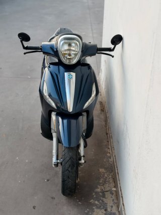 Piaggio Beverly 350 Maxi Scooter Azul/Plata