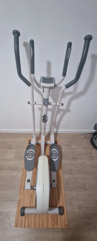 Máquina Elíptica Gimnasio