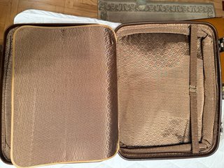 Maleta de piel vintage marrón marca Capebo
