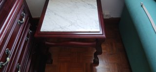 Mesita auxiliar mármol y madera