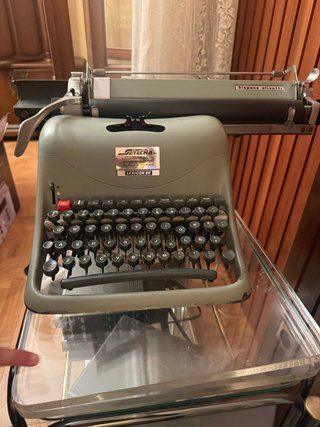 Máquina de escribir Hispano Olivetti Lexicon 80