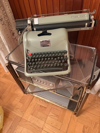 Máquina de escribir Hispano Olivetti Lexicon 80