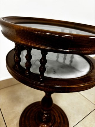 Mesa auxiliar de madera y cristal