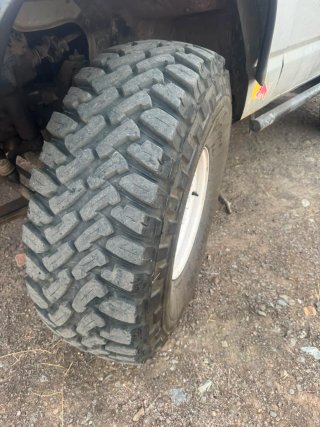 Ruedas con llanta 37x12.5 15