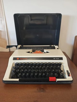 Máquina de escribir Olympia Olimpiette de luxe