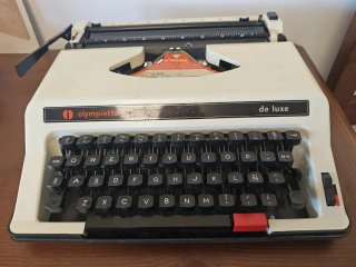 Máquina de escribir Olympia Olimpiette de luxe