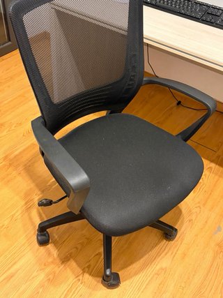 Silla de oficina negra