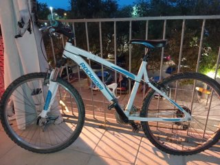 Bicicleta Rockrider Blanca y Azul