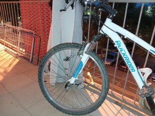 Bicicleta Rockrider Blanca y Azul