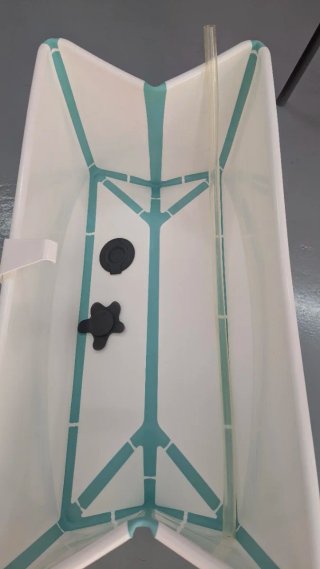 Bañera Stokke con patas y adaptador