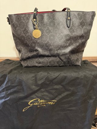 Borsa Gattinoni Nera con Dettagli Oro