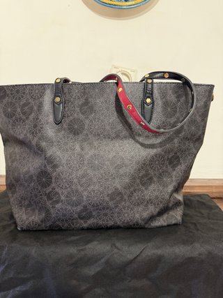 Borsa Gattinoni Nera con Dettagli Oro