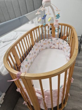 Cuna de bebé de madera