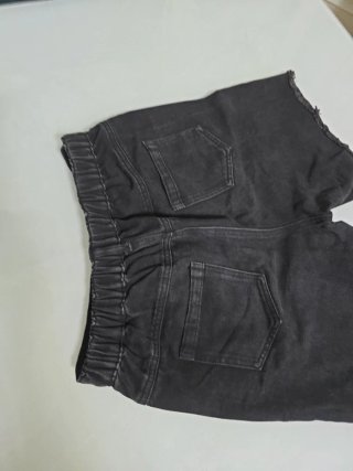 Pantalón corto negro Y12
