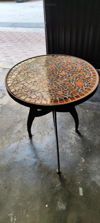 Mesita café mosaico cristal y metal