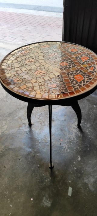Mesita café mosaico cristal y metal