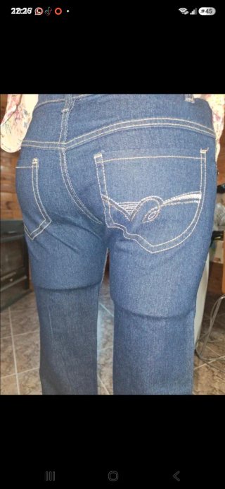 Pantalón vaquero niña talla 12 y blusa.