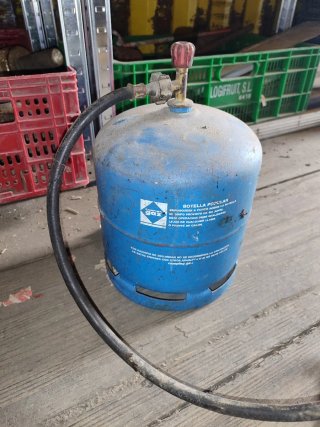 Soplete con bombona de gas