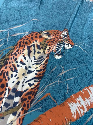 Foulard seta purablu con stampa leopardo e paisley