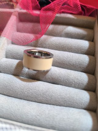 Anillo Calvin Klein nacarado