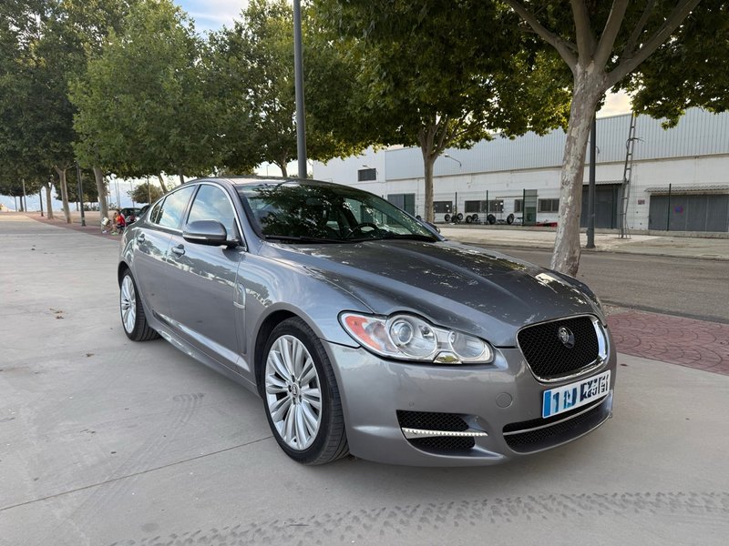 Jaguar XF - foto 1