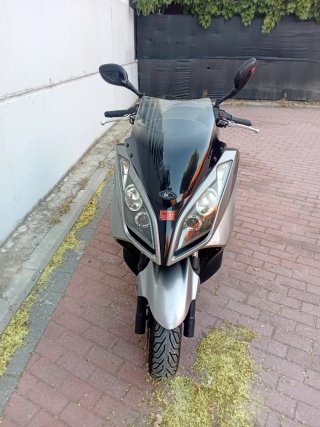 Kymco 125c Scooter Plata/Negro