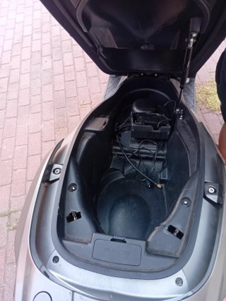 Kymco 125c Scooter Plata/Negro