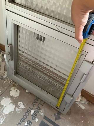 Ventana aluminio abatible