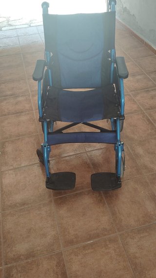 Silla de ruedas para persona mayor
