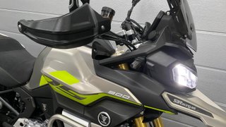VOGE 900 DSX
