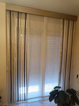 Cortinas de comedor beige y marrón