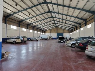 Parking para autocaravana y caravanas en nave
