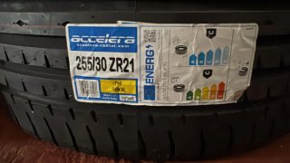 Neumático Accelera 255/30 ZR21 95W XL