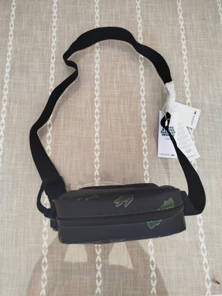Bolso bandolera Lacoste con cocodrilos