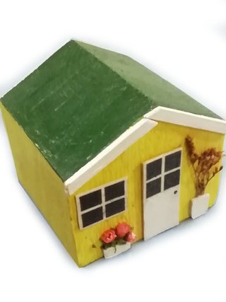 Casita Madera Decorativa Amarilla Artesanal