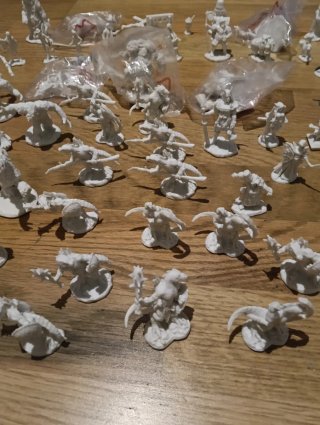 Reaper Bones 3 Core Set Caja