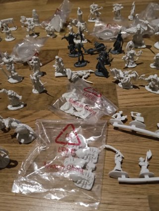 Reaper Bones 3 Core Set Caja