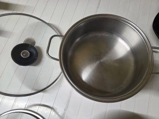 Conjunto de 2  cazuelas metal y cristal