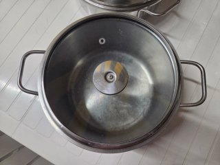Conjunto de 2  cazuelas metal y cristal