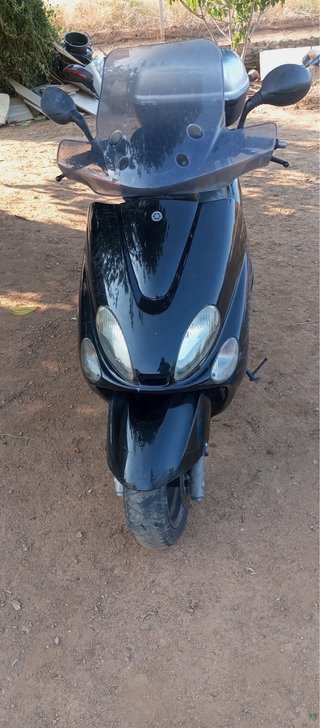 Yamaha majesty Scooter 125cc Negra